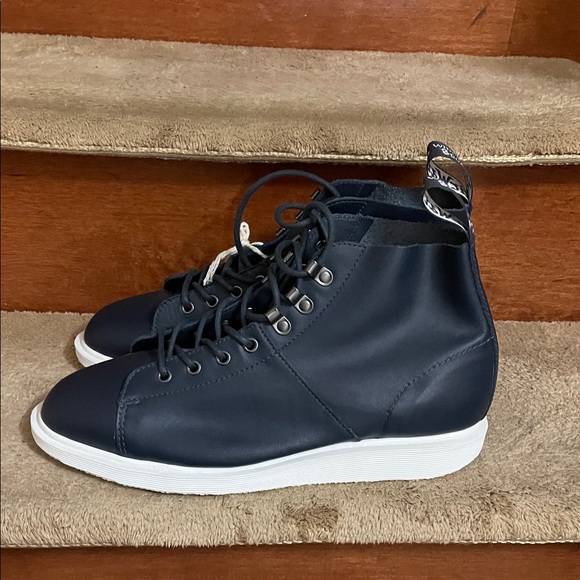 NWT Dr. Martens Blue High-Top Sneakers Size 12 U.S. - Picture 7 of 12